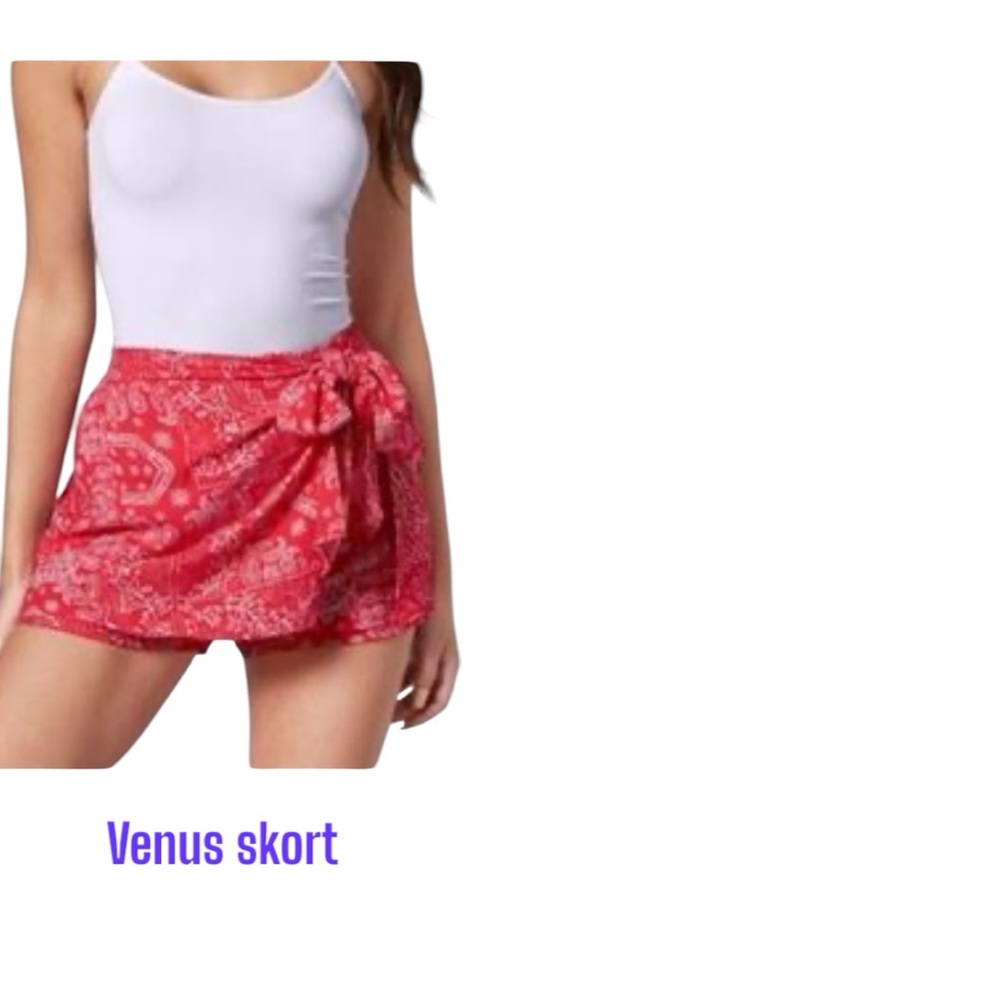 VENUS, Red Bandana Print Skort-Americana look! - Picture 8 of 12